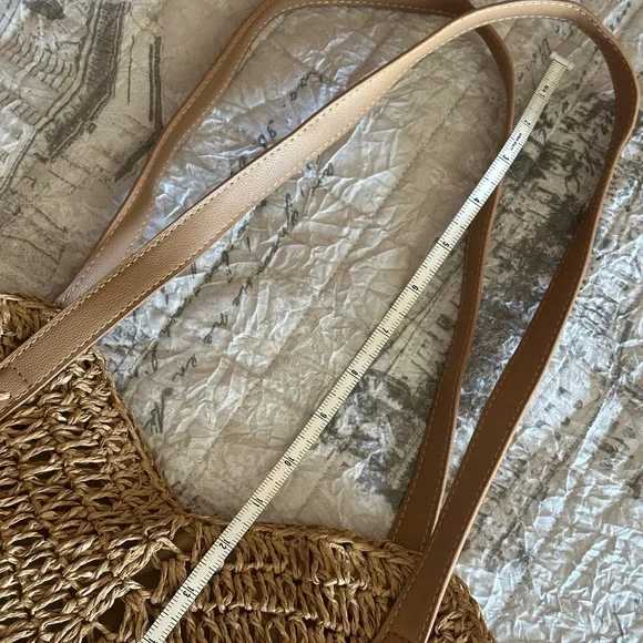 NWOT Tan Woven Tote Bag - Picture 5 of 5